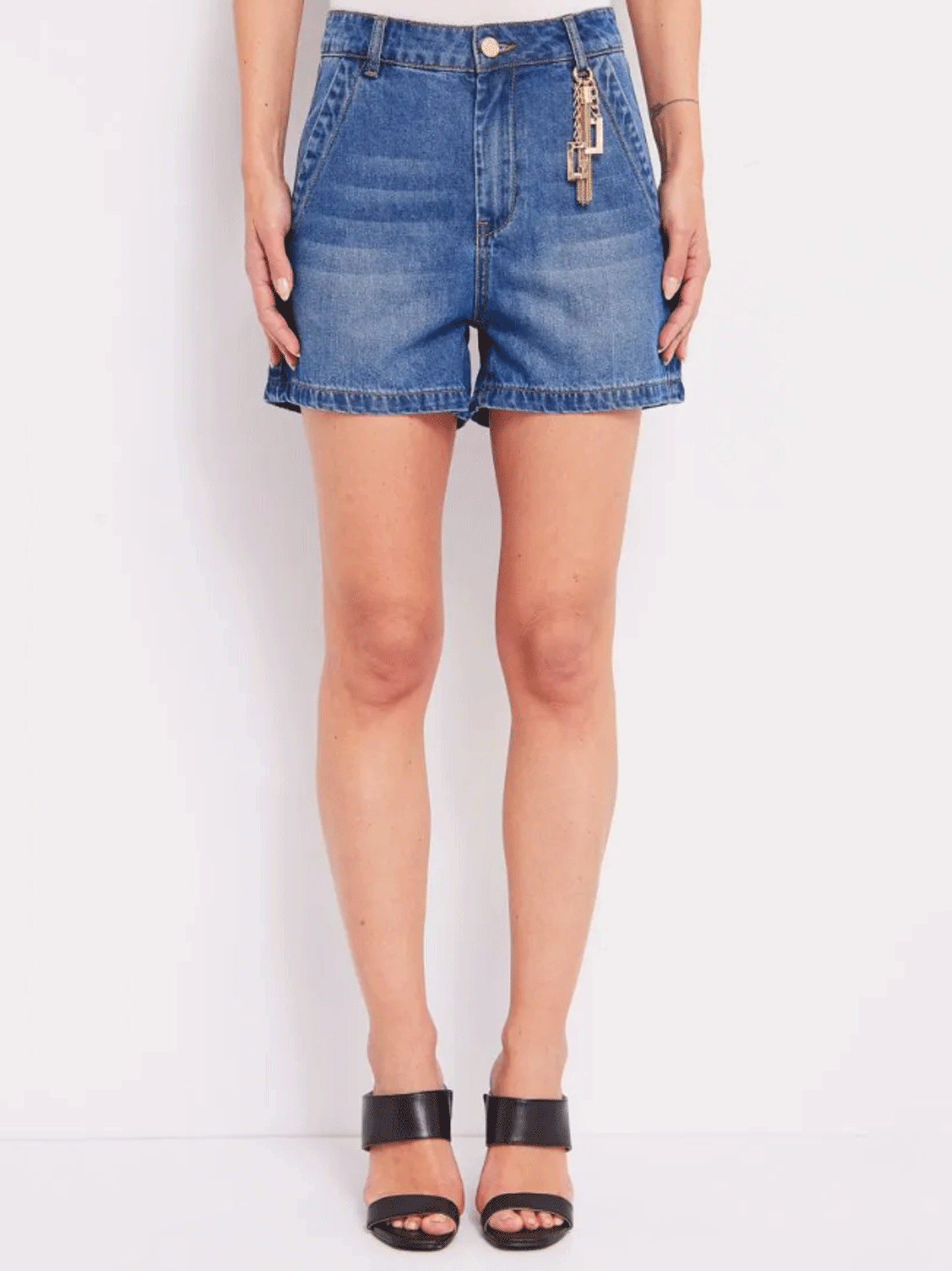 GAUDI SHORT IN DENIM CON CHARMS